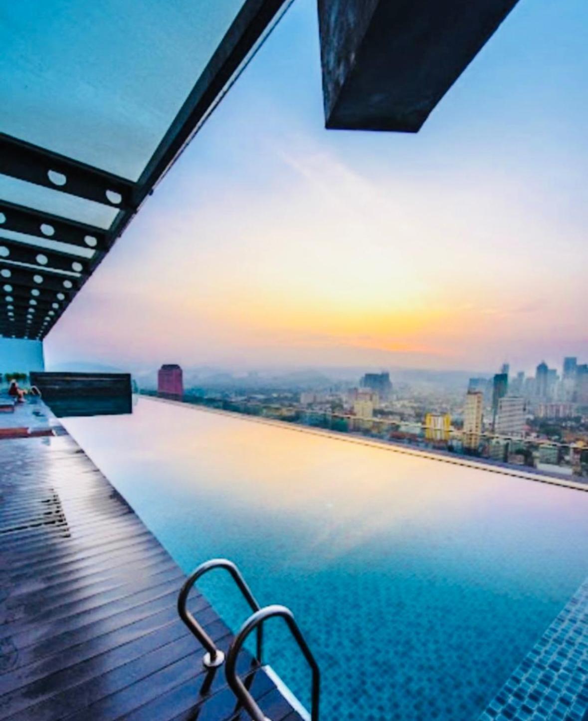 Regalia Skypool Klcc Dorms By Tasrifa Asrama *