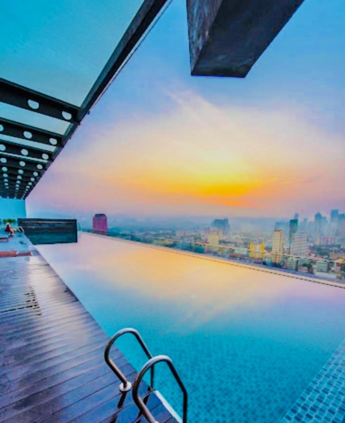 Regalia Skypool Klcc Dorms By Tasrifa Asrama Kuala Lumpur