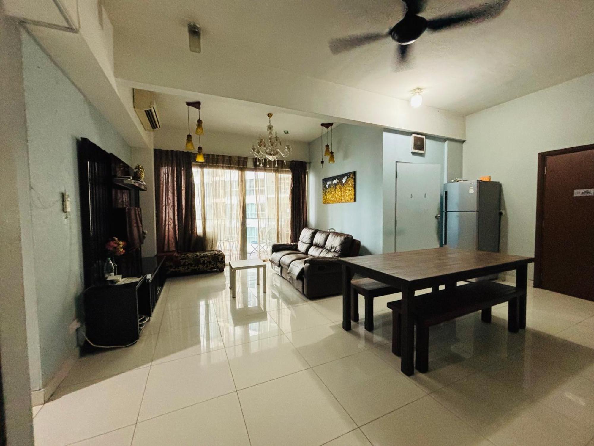 Regalia Skypool Klcc Dorms By Tasrifa *